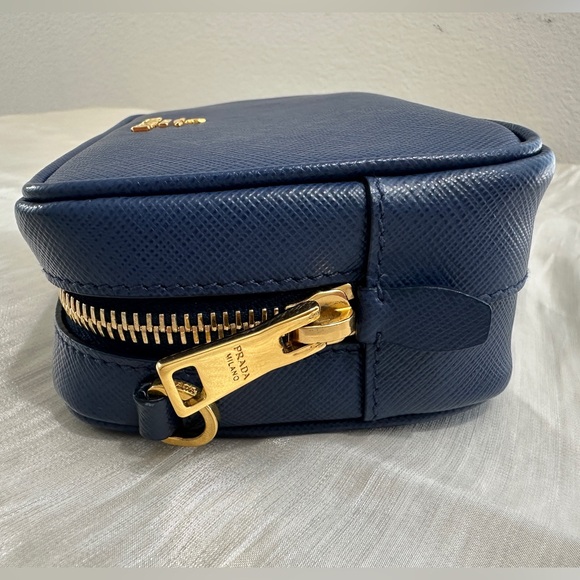 Prada mini  saffiano camera bag - Picture 8 of 16